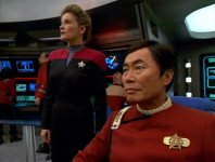 Trek-Voyager-Flashback01.jpg