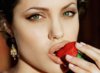 angelina-jolie-frutilla.jpg