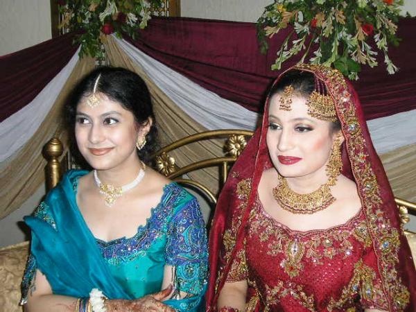 Huma before marriage... with her sister